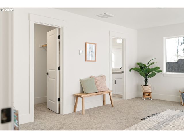 31020 Nw KAYBERN St, North Plains, OR 97133