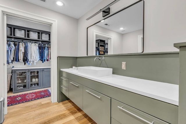 55 E Main 208, Chattanooga, TN 37408