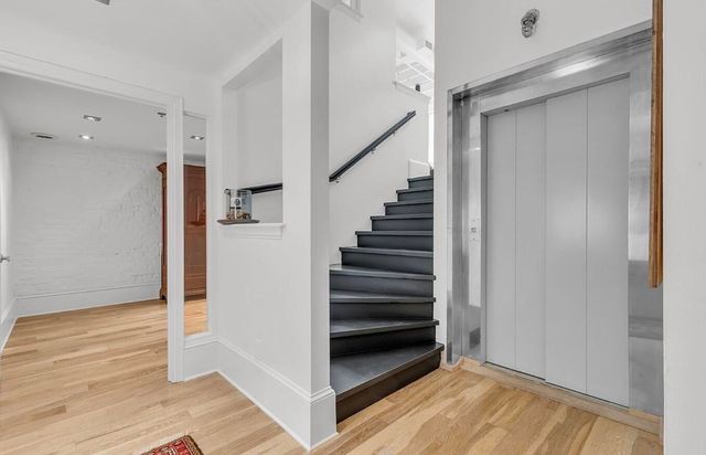 55 E Main 208, Chattanooga, TN 37408