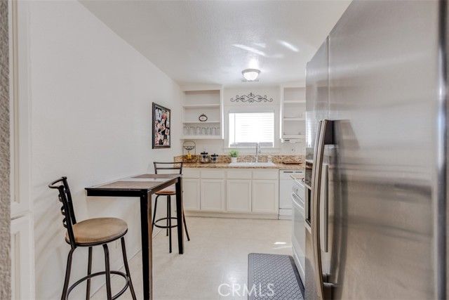 15461 Hesperia Road, Victorville, CA 92395