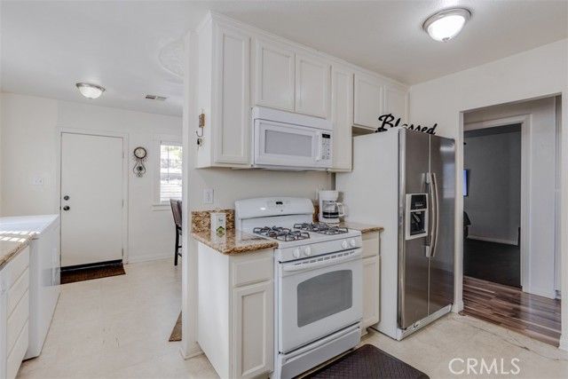 15461 Hesperia Road, Victorville, CA 92395