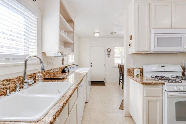 15461 Hesperia Road, Victorville, CA 92395