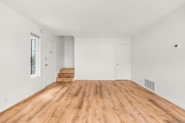 2366 Adirondack Row 6, San Diego, CA 92139