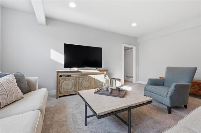 15449 W 173rd Street, Olathe, KS 66062