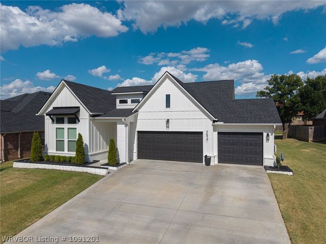 7017 Forest Canyon Drive, Fort Smith, AR 72916