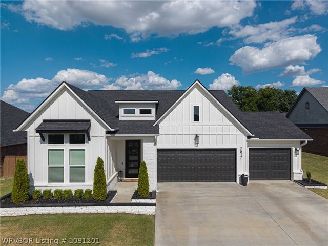 7017 Forest Canyon Drive, Fort Smith, AR 72916