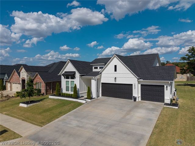 7017 Forest Canyon Drive, Fort Smith, AR 72916