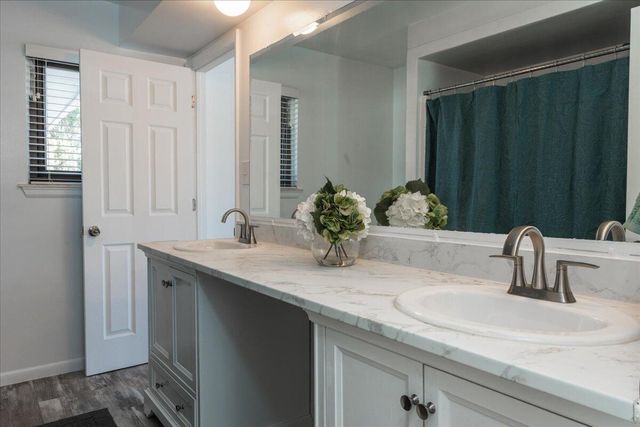 8248 Stoneham Drive, Ypsilanti, MI 48197