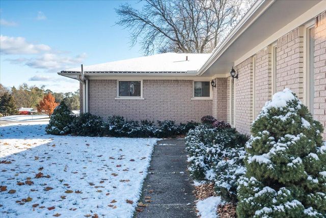 8248 Stoneham Drive, Ypsilanti, MI 48197