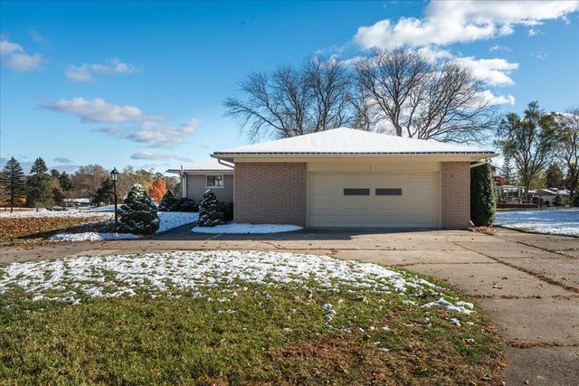 8248 Stoneham Drive, Ypsilanti, MI 48197