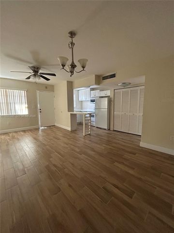 12500 NE 5th Ave 309, North Miami, FL 33161