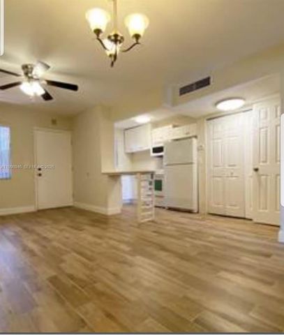 12500 NE 5th Ave 309, North Miami, FL 33161