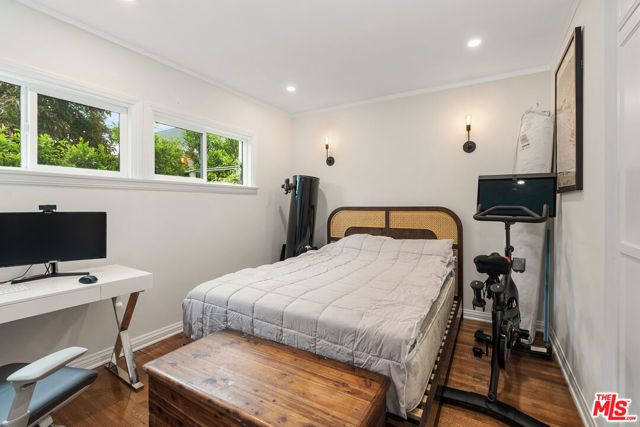 8472 Oakwood Avenue, Los Angeles, CA 90048