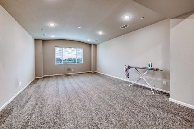 568 Atlantica Drive S, Madera, CA 93636