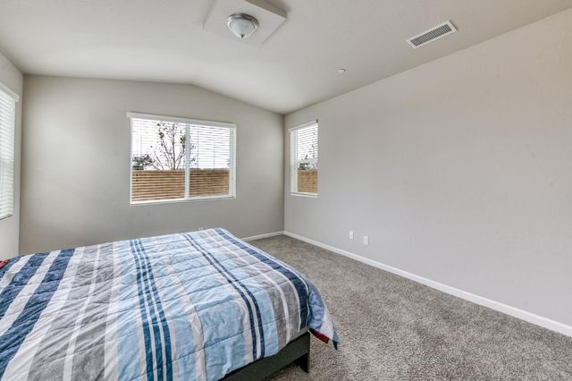 568 Atlantica Drive S, Madera, CA 93636