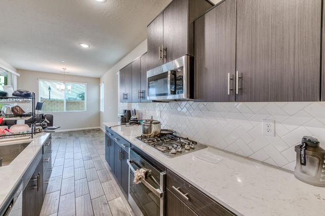 568 Atlantica Drive S, Madera, CA 93636