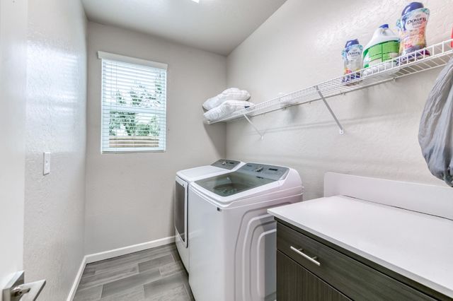 568 Atlantica Drive S, Madera, CA 93636