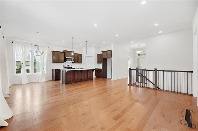 7445 NW Chambers Court, Parkville, MO 64152