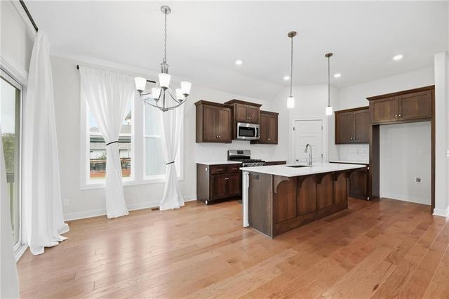 7445 NW Chambers Court, Parkville, MO 64152