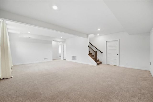 7445 NW Chambers Court, Parkville, MO 64152