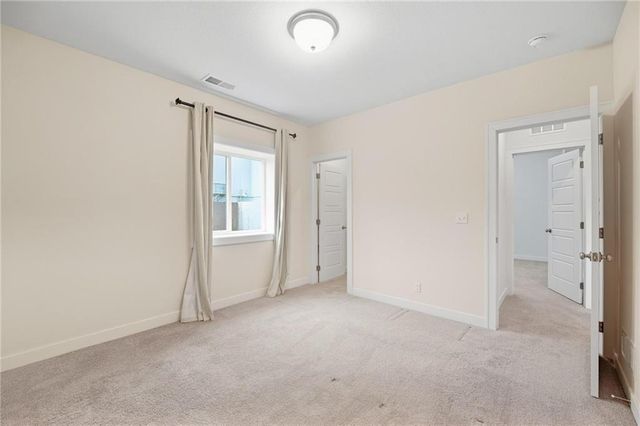 7445 NW Chambers Court, Parkville, MO 64152