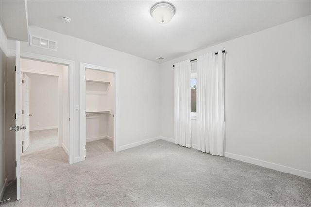 7445 NW Chambers Court, Parkville, MO 64152