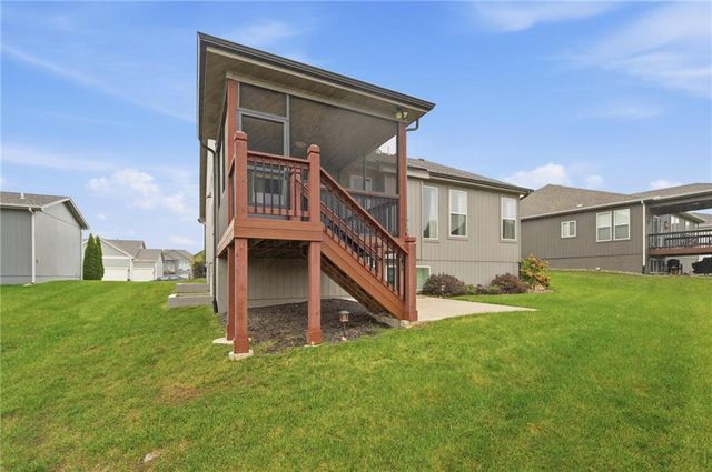 7445 NW Chambers Court, Parkville, MO 64152