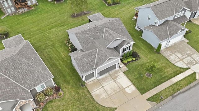 7445 NW Chambers Court, Parkville, MO 64152