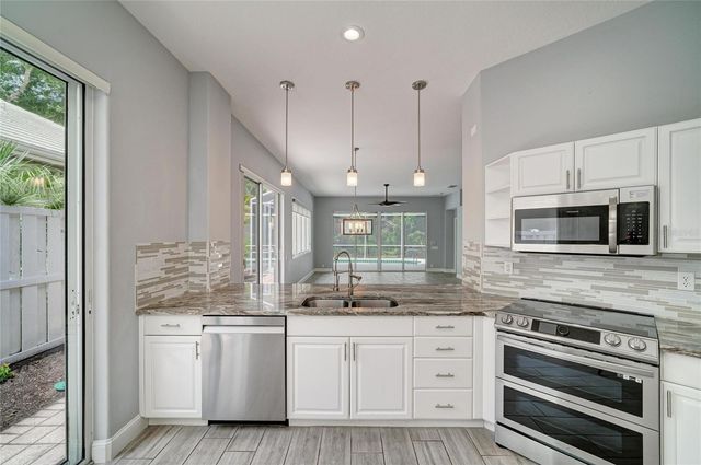 5002 88TH STREET E, Bradenton, FL 34211
