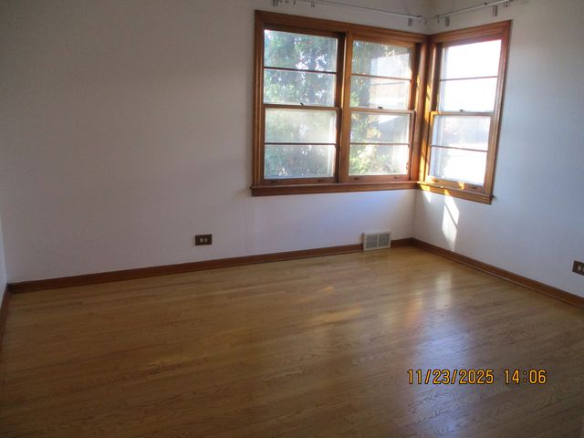 9737 Warren Avenue, Oak Lawn, IL 60453