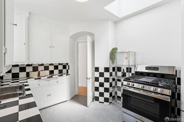 1827 Kirkham Street, San Francisco, CA 94122
