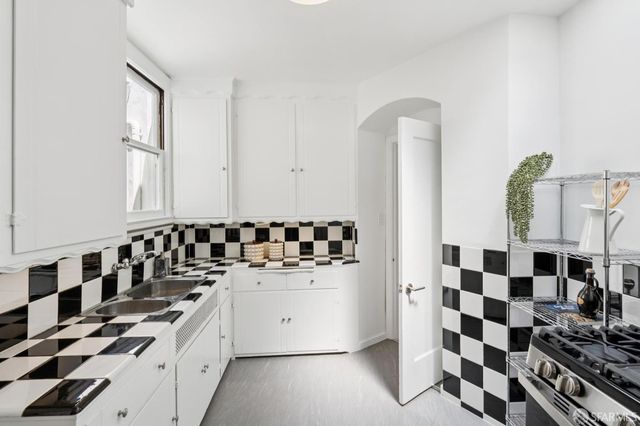 1827 Kirkham Street, San Francisco, CA 94122