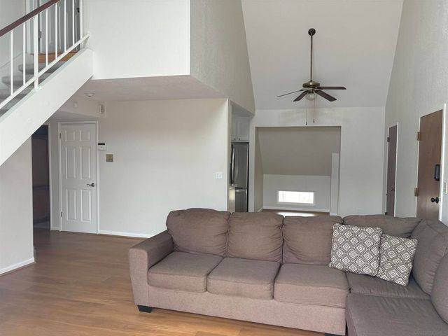 374 ORANGE AVE E, Coronado, CA 92118