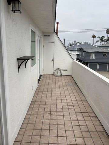 374 ORANGE AVE E, Coronado, CA 92118