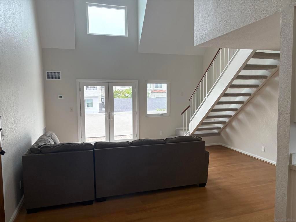 374 ORANGE AVE E, Coronado, CA 92118