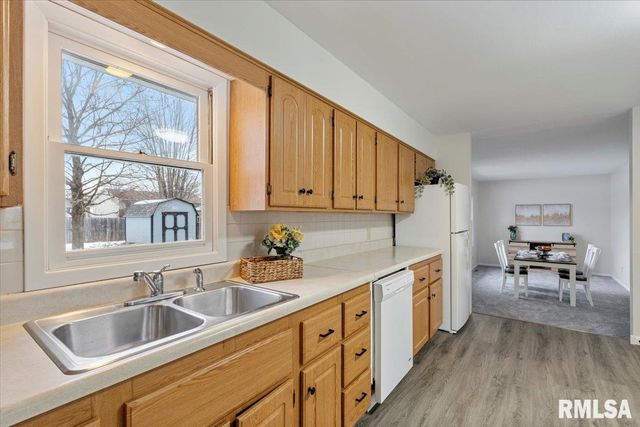 1005 5TH Street A, Hampton, IL 61256