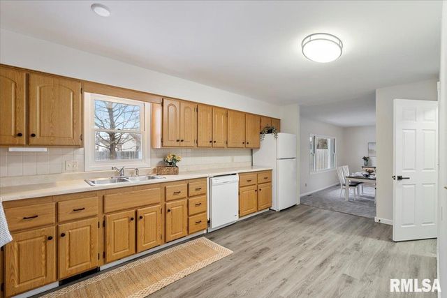 1005 5TH Street A, Hampton, IL 61256