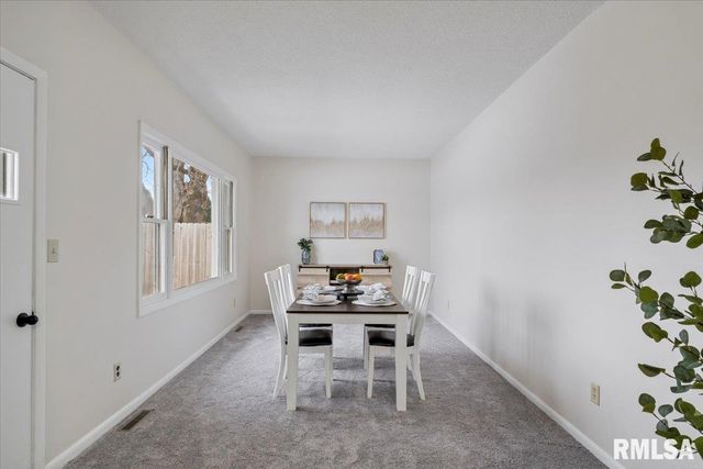 1005 5TH Street A, Hampton, IL 61256