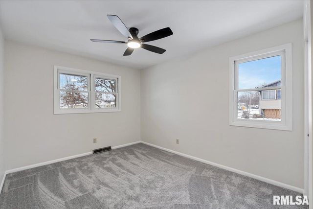 1005 5TH Street A, Hampton, IL 61256