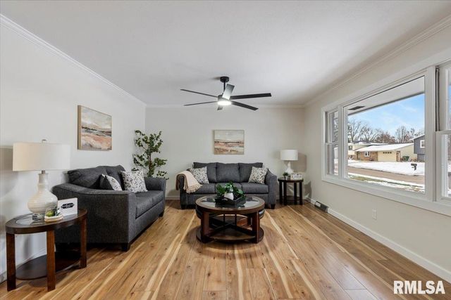 1005 5TH Street A, Hampton, IL 61256