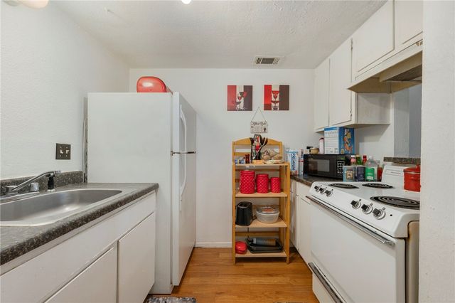 4401 Carter Creek Parkway 12, Bryan, TX 77802