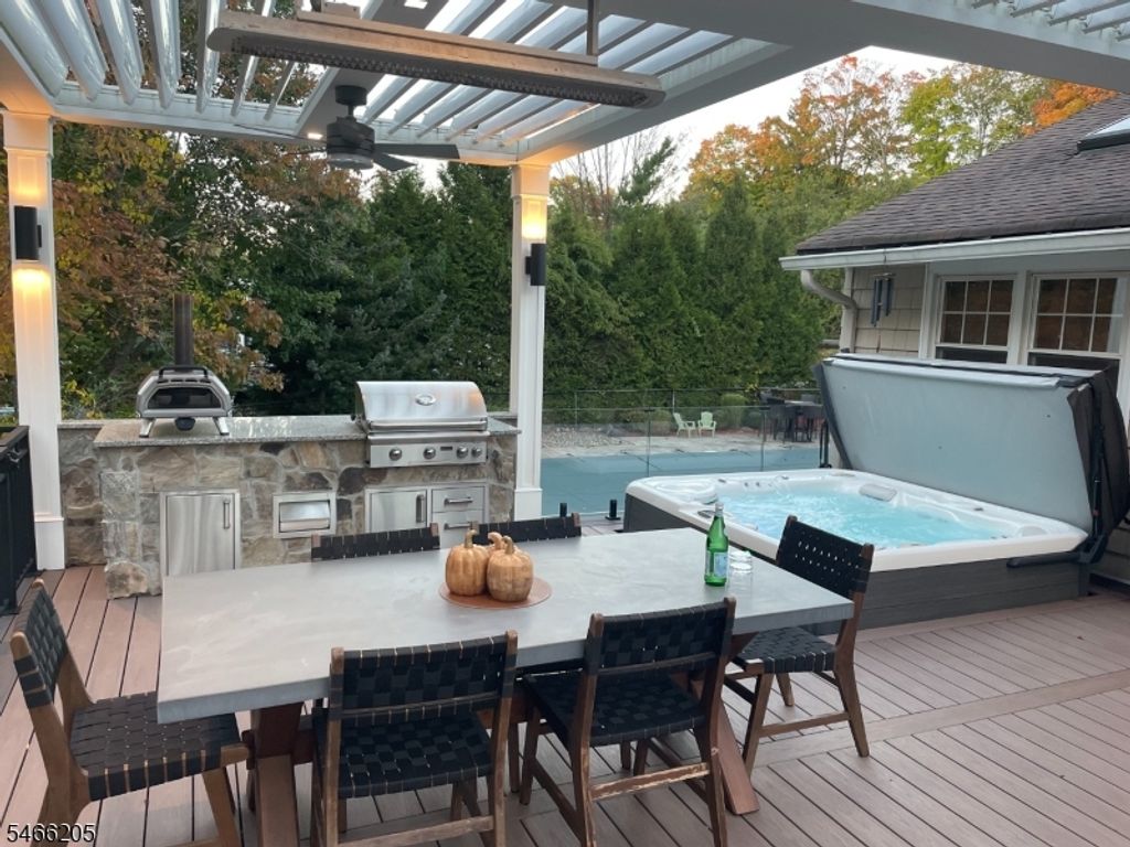 150 Airmont Ave, Mahwah Twp., NJ 07430 — photo 2