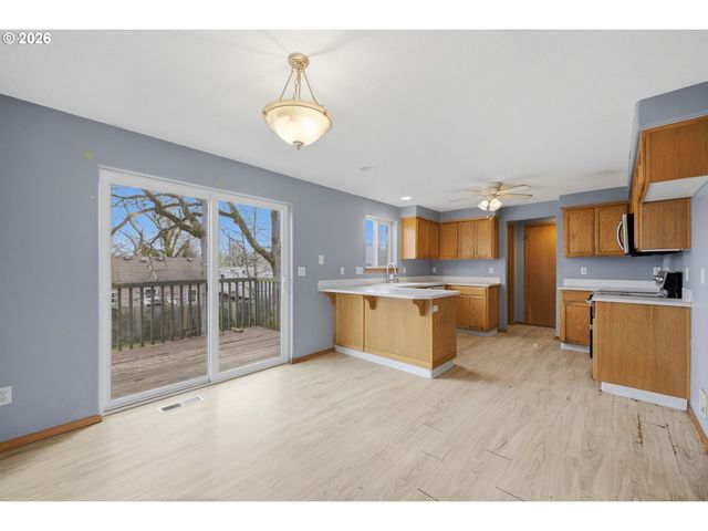 314 S 13TH St, St Helens, OR 97051