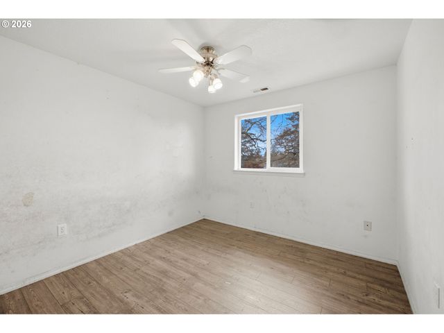 314 S 13TH St, St Helens, OR 97051