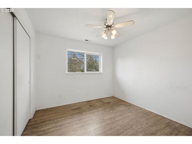 314 S 13TH St, St Helens, OR 97051