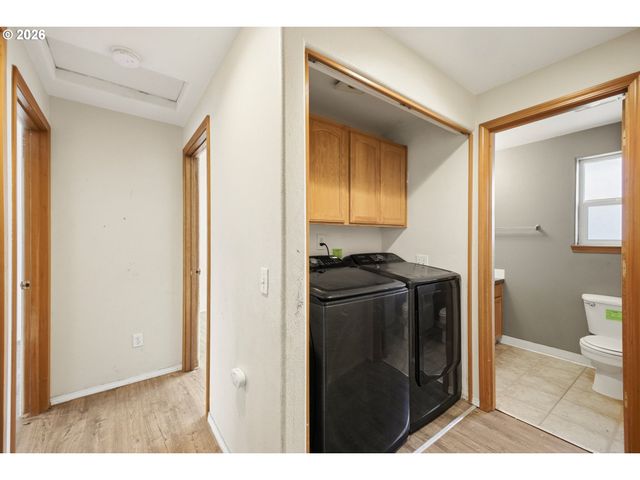 314 S 13TH St, St Helens, OR 97051