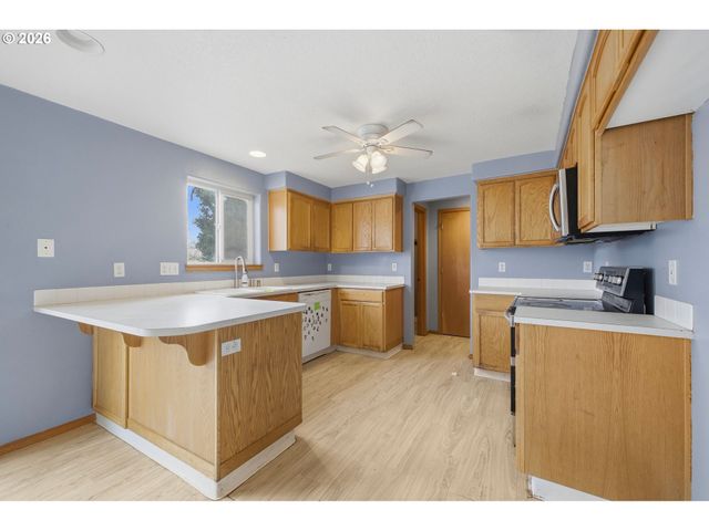 314 S 13TH St, St Helens, OR 97051