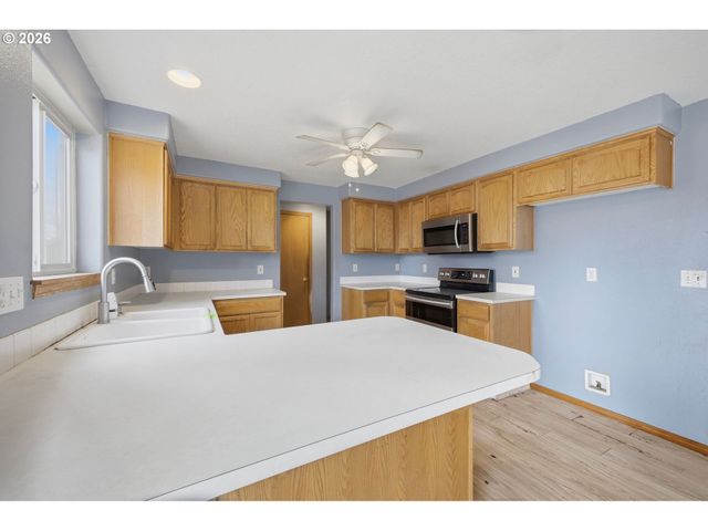 314 S 13TH St, St Helens, OR 97051