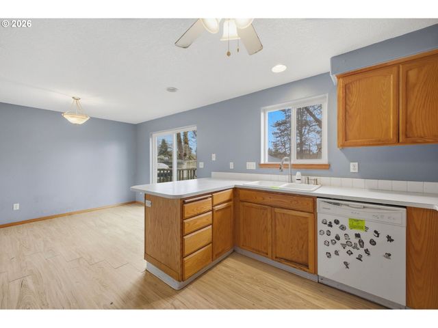 314 S 13TH St, St Helens, OR 97051