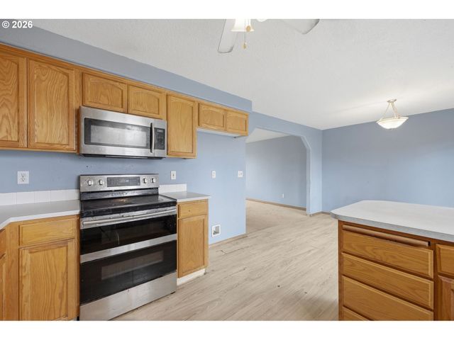 314 S 13TH St, St Helens, OR 97051